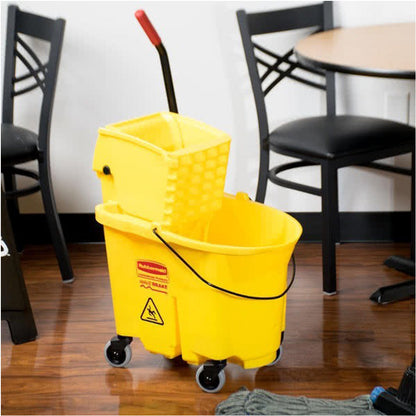 BALDE Y EXPRIMIDOR WAVEBRAKE® CON PRENSA LATERAL, 26 QT